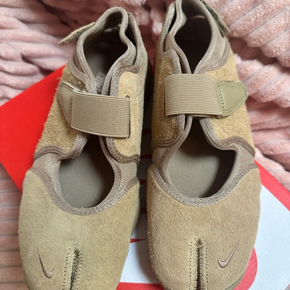 Women’s Nike Air Rift Size 9 - Picture 2 of 4